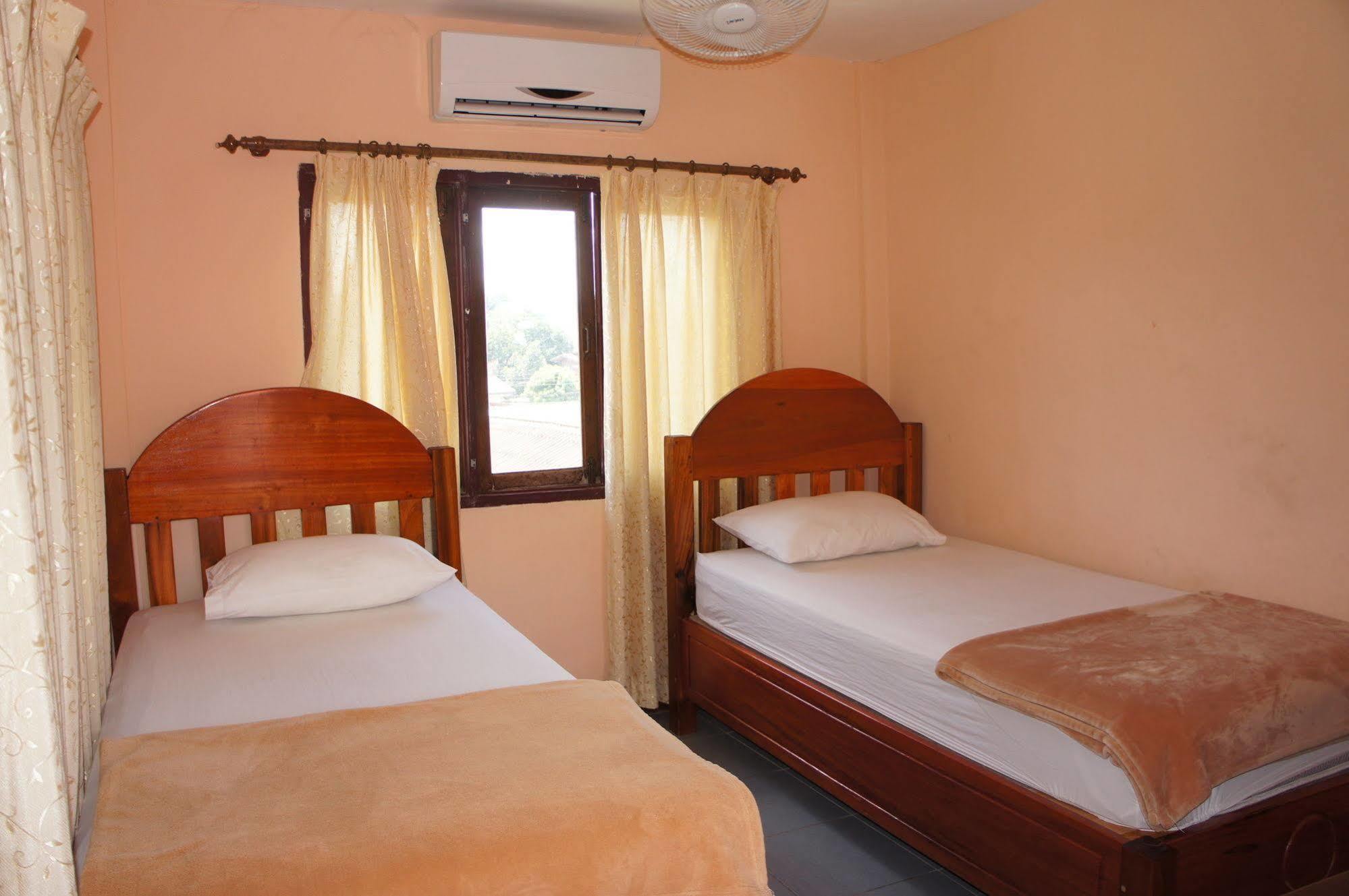 Viengsavanh Guesthouse Vang Vieng Exteriér fotografie